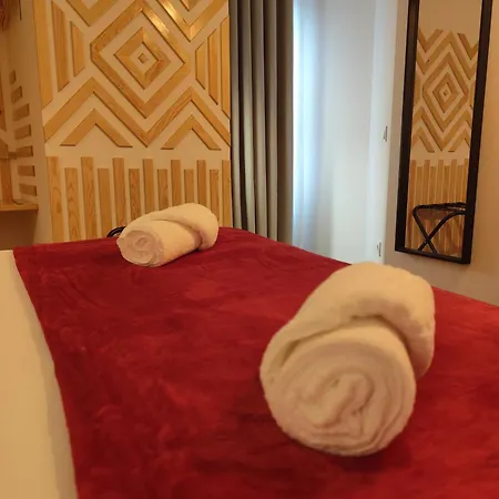 Bacalhoeiros 125 Hotell 2*