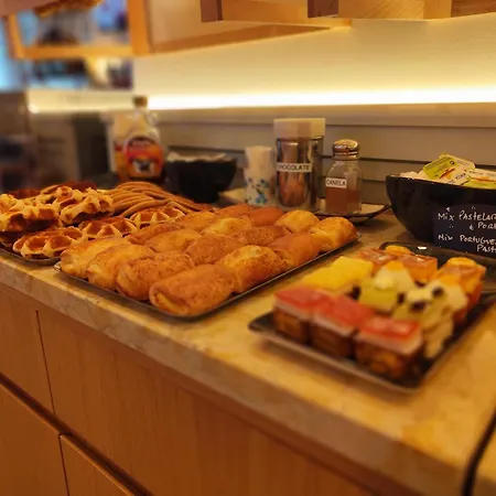 Bacalhoeiros 125 Hotell Lisboa