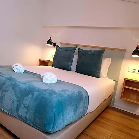 Bacalhoeiros 125 Hotel 2*