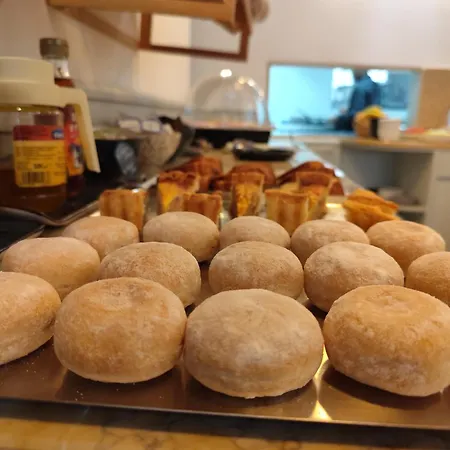 Hotel Bacalhoeiros 125 2*